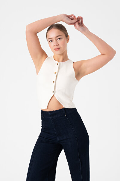 Merry Rise Buttoned White Crop Women's Knitwear Vest