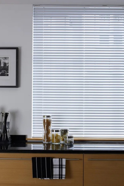 EVRN Beyaz Alüminyum Jaluzi Perde (25 MM)