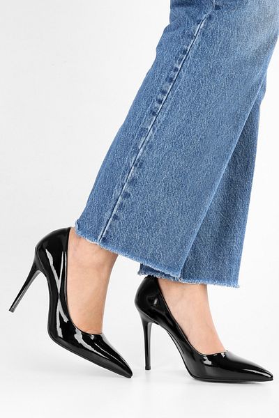 Shoeberry Klassischer Nakou-Stiletto-Absatz aus schwarzem Lackleder für Damen