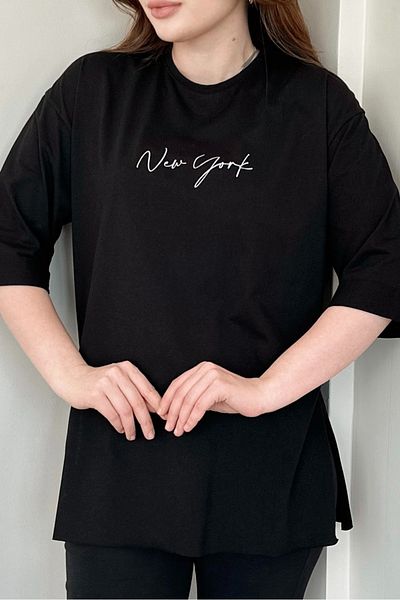 Gizce Yorks Black T-Shirt