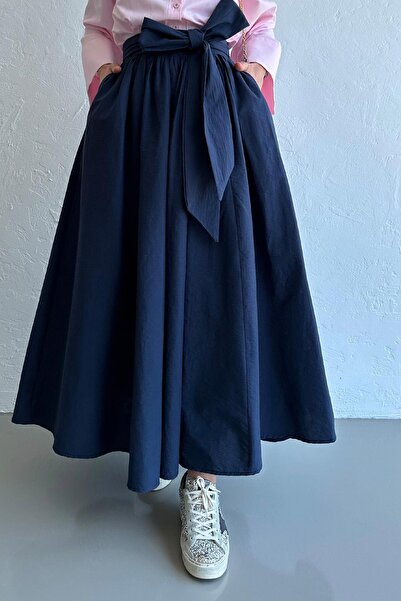 Moca تنورة ليندا بحزام أزرق داكن