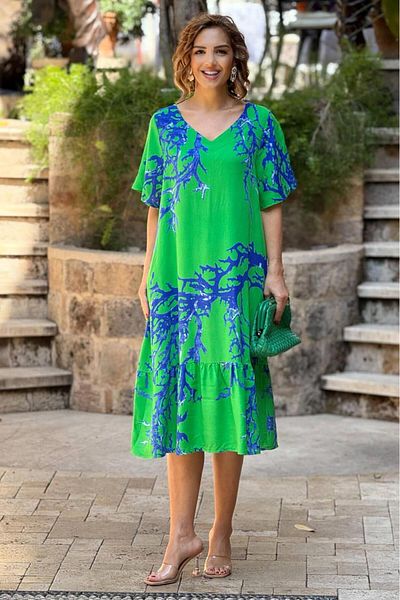 Nevin Kaya Moda Φόρεμα με πράσινο κοραλί μοτίβο V λαιμόκοψη με βολάν 100% βαμβακερό