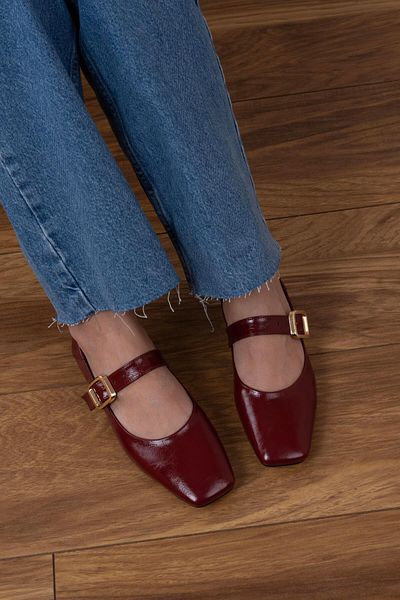 sovrana Arched Blunt, Toe, Ballerina and Burgundy Wrinkled Patent Leather