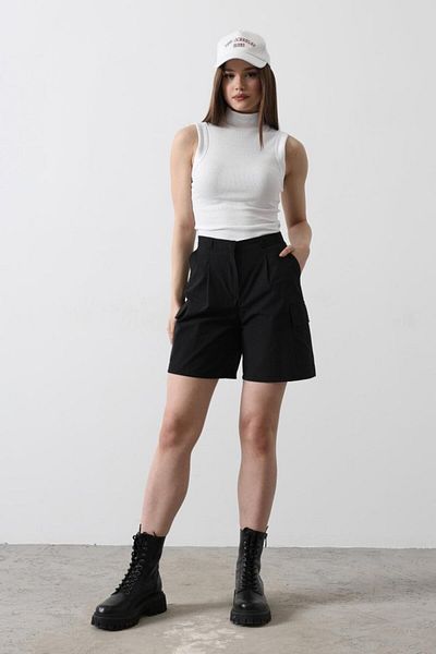 leyla sanat sanata yeni bir bakış açısı Leyla Sanat a New Perspective on Art Cargo Pocket Shorts - Black