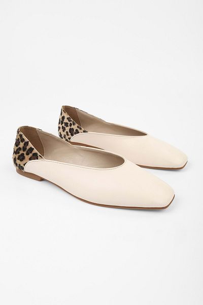 Shoeberry Women's Fayen Beige Skin Leopard Pattern Detailed Ballerinas