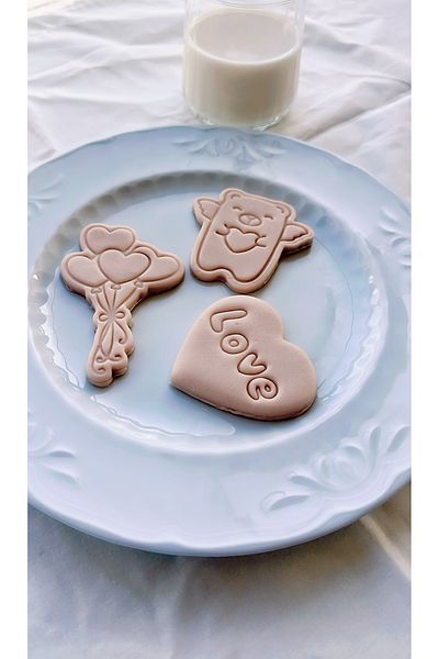 Arsdcraft Valentine's Day Themed 3-Piece Cookie Cutter Set