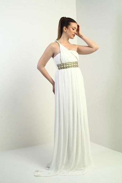 By Saygı Rochie lungă din șifon, cu o singură curea de umăr, căptușită cu paie în față