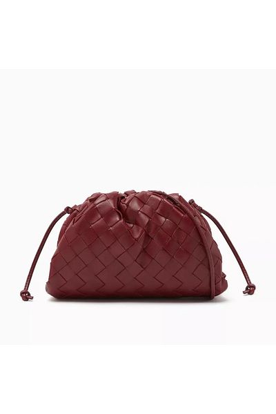 Generic Modern woven leather handbag and shoulder bag with magnetic closure in burgundy