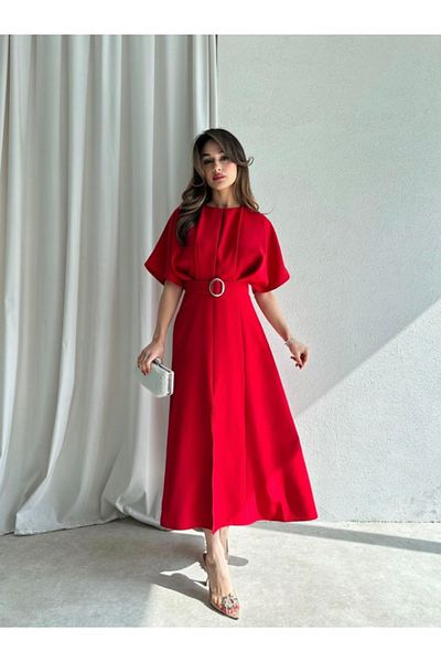 Afiş Butik Rochie midi roșie - plisată, curea și cu fantă