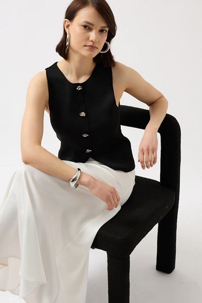 Moka Shopin Mokashopin Buttoned Textured Vest