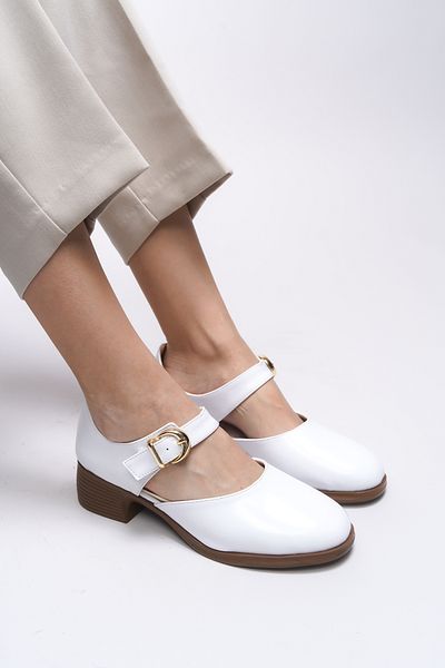 Riccon Pantofi clasici cu toc Saeldyl pentru femei 0012300   Piele lacuita alba