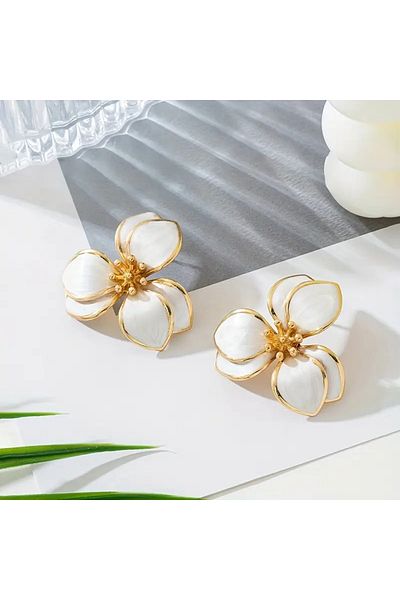 Fashionjewelery White Flower Earrings