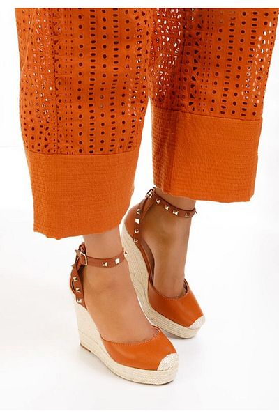 B T Shoes Sandale cu platforma Riviella camel