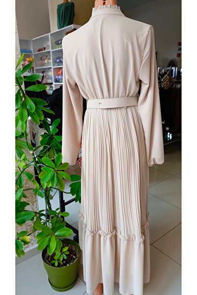 Butik Kadın Bej Piliseli Önü Düğmeli Kemerli Elbise