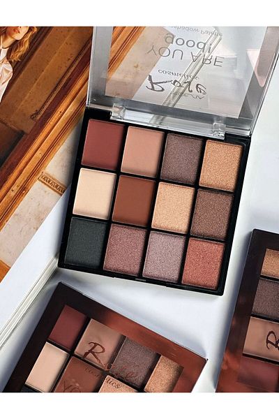 ÇELİKONLİNE 12-Piece Matte and Shimmer Eyeshadow Palette
