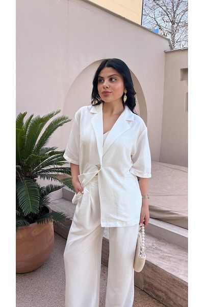 Butik بدلة بأزرار ذهبية فاخرة