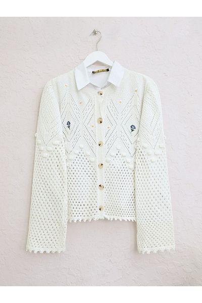 Modamorfo Tricotaj cu nasturi cu broderie de flori - Culoare Ecru