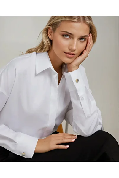 Butik Cămașă de damă oversize din satin de bumbac cu plăcuță ascunsă albă