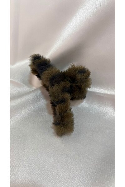 Store Patterned Plush Buckle