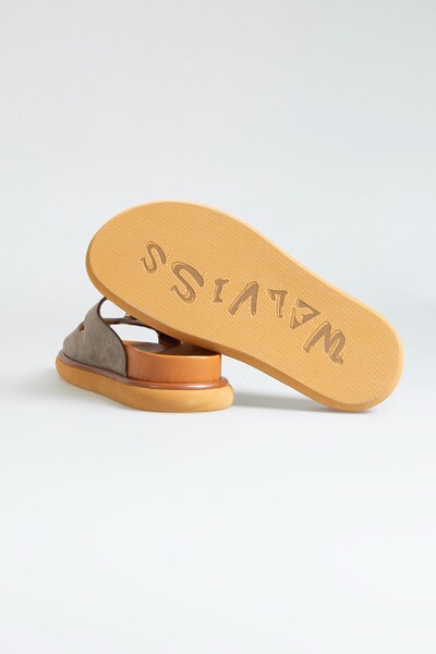 walviss Γυναικείες παντόφλες Arandis από γνήσιο δέρμα σουέτ με διπλή πόρπη καπνιστό χρώμα