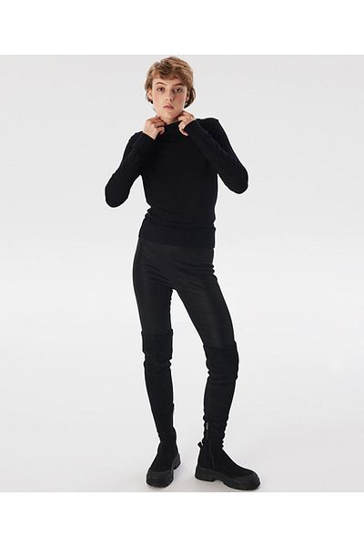 Twist Simple Knitwear - Stand Collar