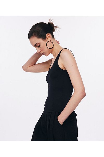 Twist Simple Strap T-Shirt
