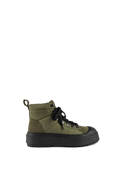 Twist Quilted Boots