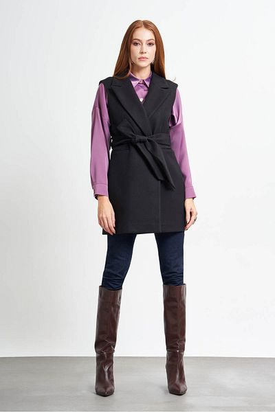 Mizalle Black Vest with Stamp Textured Buttons