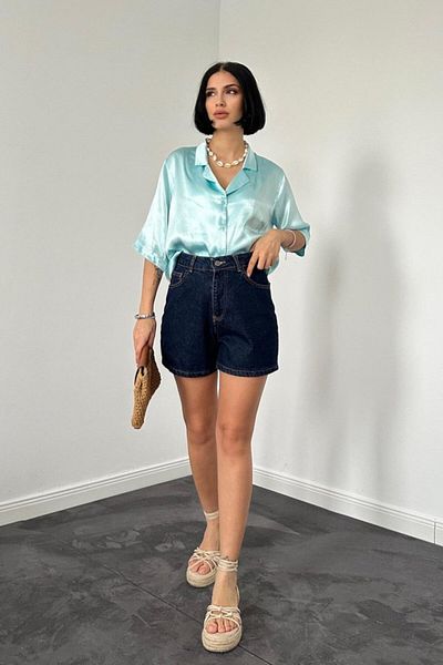 leyla sanat sanata yeni bir bakış açısı Blue Shorts