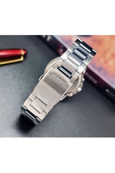 Casio Casio Men's Water Resistant Chronograph Watch MTP-1374D-1AVDF - 44 mm - Silver