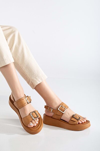 ANALİN SHOES Kadın Hakiki Deri Tokalı Yüksek Taban Sandalet - Taba