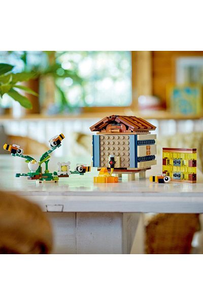 LEGO Creator 3-in-1 Birdhouse Toy Construction Set - 31143 (476 Pieces)