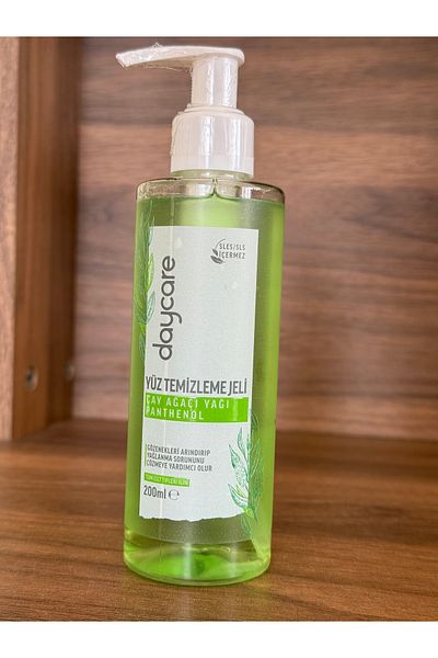 Daycare Facial Cleansing Gel with Tea Tree Oil and Panthenol (Vitamin B5) - 200 ml