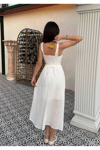 LOCH BUTİK Rochie midi cu nasturi, acoperită cu broderie albă