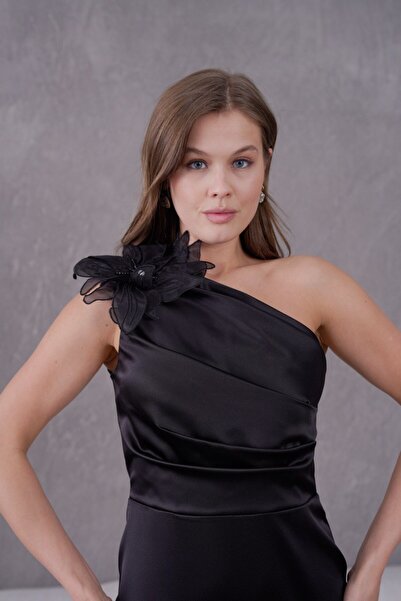 asyadabutik Rochie de seară din satin de lungime maxi cu detaliu accesoriu pe...