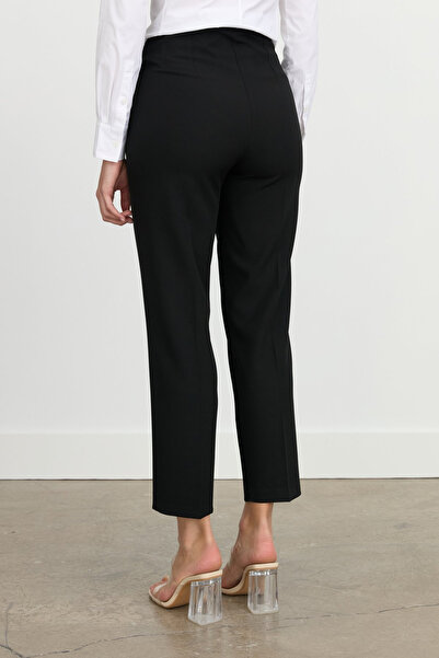 Nihan Iron Trace Carrot Trousers with Belted Waist