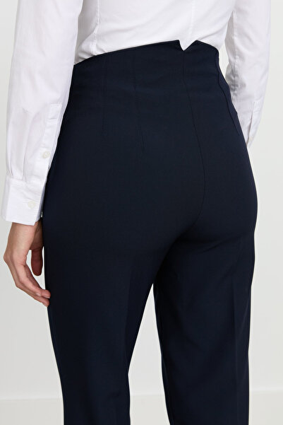 Nihan Iron Trace Carrot Trousers with Belted Waist