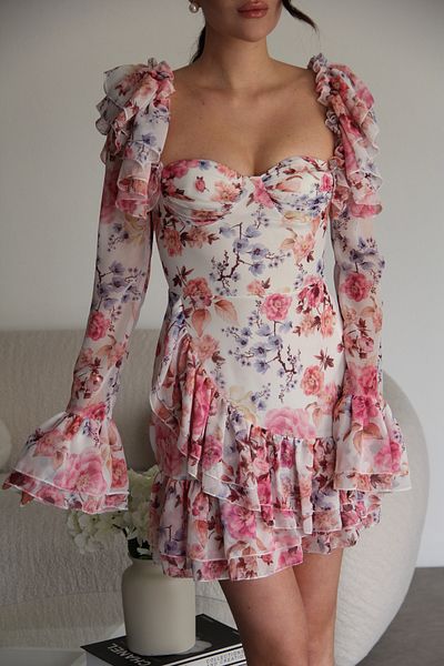 Julidress Μίνι φόρεμα σιφόν με βολάν ροζ λουλούδι με λαιμόκοψη