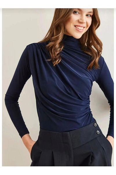 Butik Bluză drapată din țesătură confortabilă pentru femei Merrline