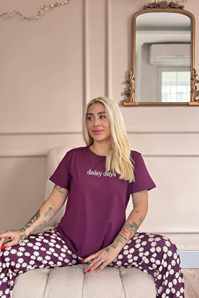 Pijamaevi Set de pijamale pentru femei cu mânecă scurtă cu model Purple Daisy Days