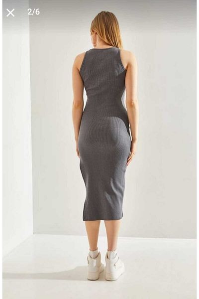Butik Merrline Γυναικείο Γκρι ελαστικό ύφασμα καμισόλ με λαιμόκοψη μηδενικό μανίκι κάτω από το γόνατο μίντι φόρεμα
