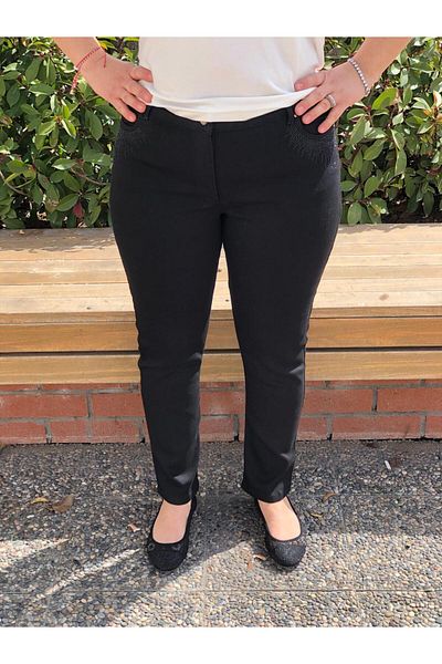 BAKTAGÖR Stylish Jeans with Stone Detail