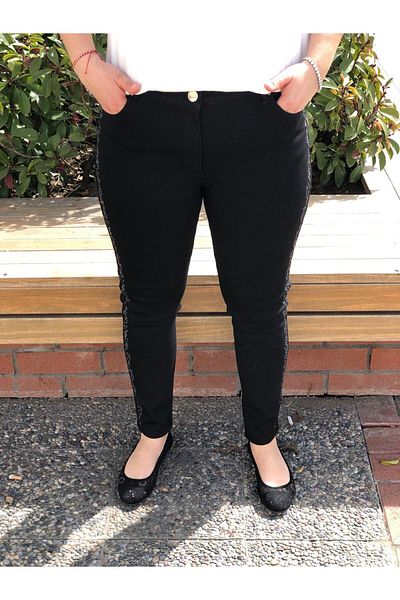BAKTAGÖR Stylish Jeans with Stone Detail