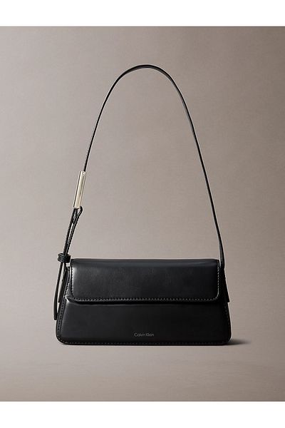 Calvin Klein Compact Leather Saddle Shoulder Bag with Goblet Belt Lv04K3110G-Ub1