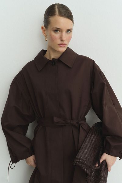 Hooopstore Claret Red Trench Coat με λεπτομέρεια από ροζ κάπα