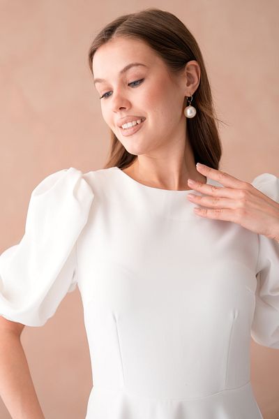 vuvutasarım Λευκό ύφασμα Atlas με στρογγυλή λαιμόκοψη Princess Sleeve Detail Midi φόρεμα 220