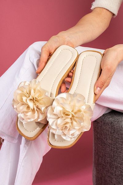 FUGA MODA Vedora Beige Fabric Slippers with Rose Accessories