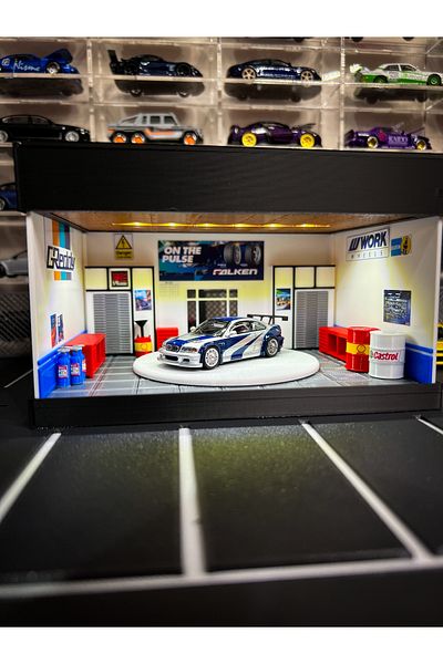 Figure Mood 1/64 Scale Lighted Need for Speed Revolving Platform Garage Diorama (Diecast Vehicles Not Included)