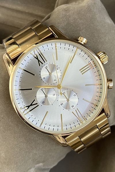 Leerybee Complete Your Style with Gold Color Dazzling Men's Wristwatches!