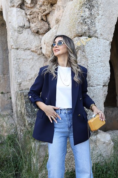 bytugcekaya Blazer cu nasturi aurii cu mâneci bleumarin